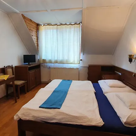 Harmonia Ueduelohaz A Apartment Balatonlelle