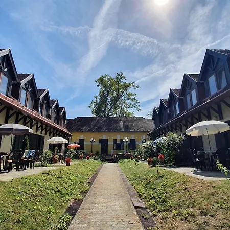 Harmonia Ueduelohaz A * Balatonlelle
